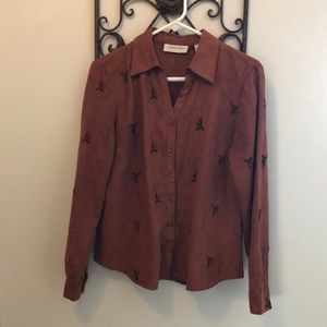 Women’s button up top with cute stitched design